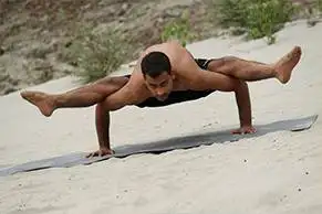 advance asana during 500 hour yoga teacher training in rishikesh